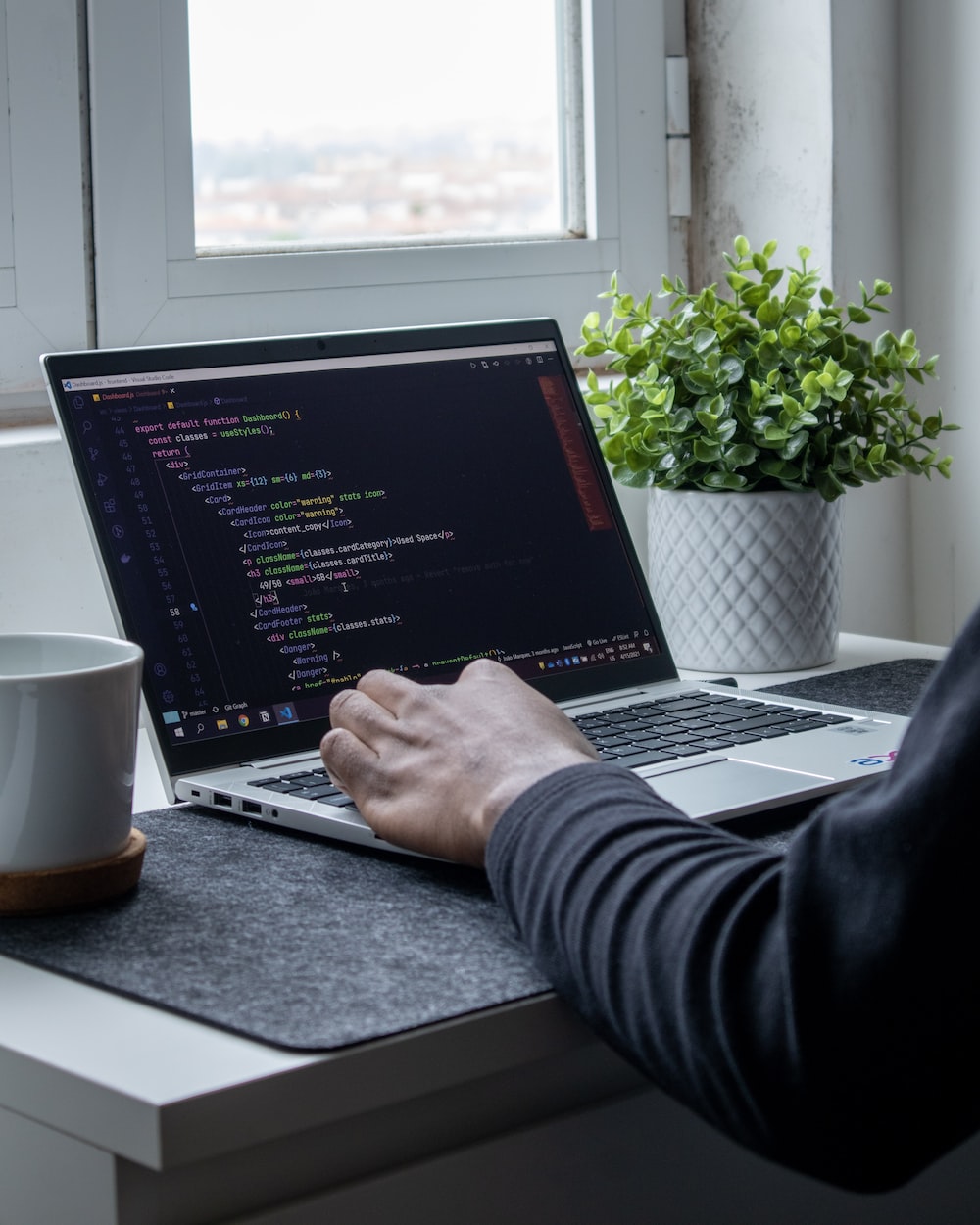 Custom software development services by Modern Tek